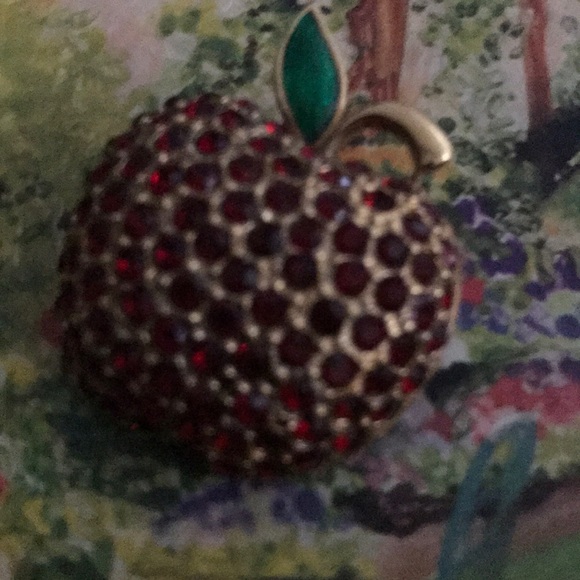 Vintage apple brooch signed Carolee - Picture 2 of 3